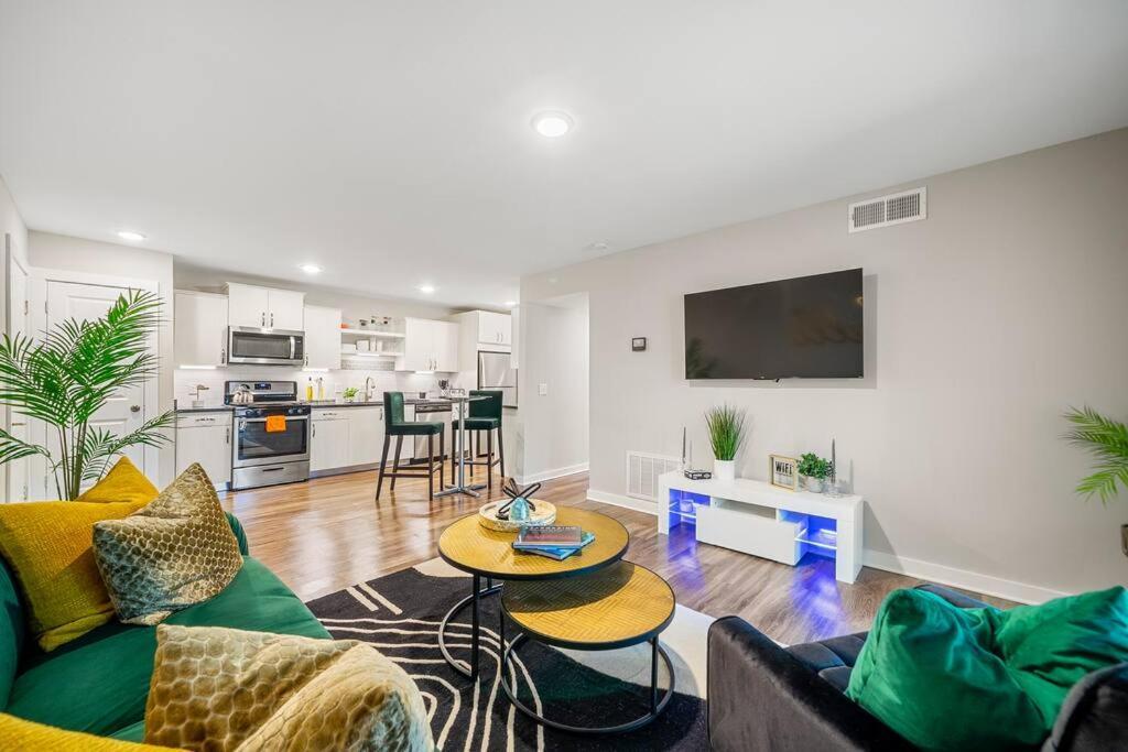 High-End On A Budget At Truist Park Atlanta Bagian luar foto