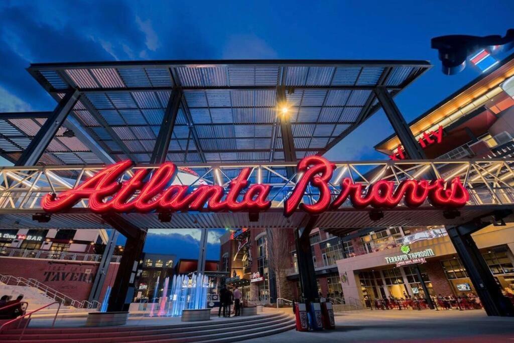 High-End On A Budget At Truist Park Atlanta Bagian luar foto
